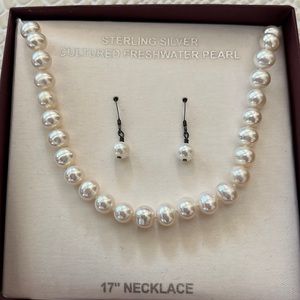 Freshwater pearl and earrings set.